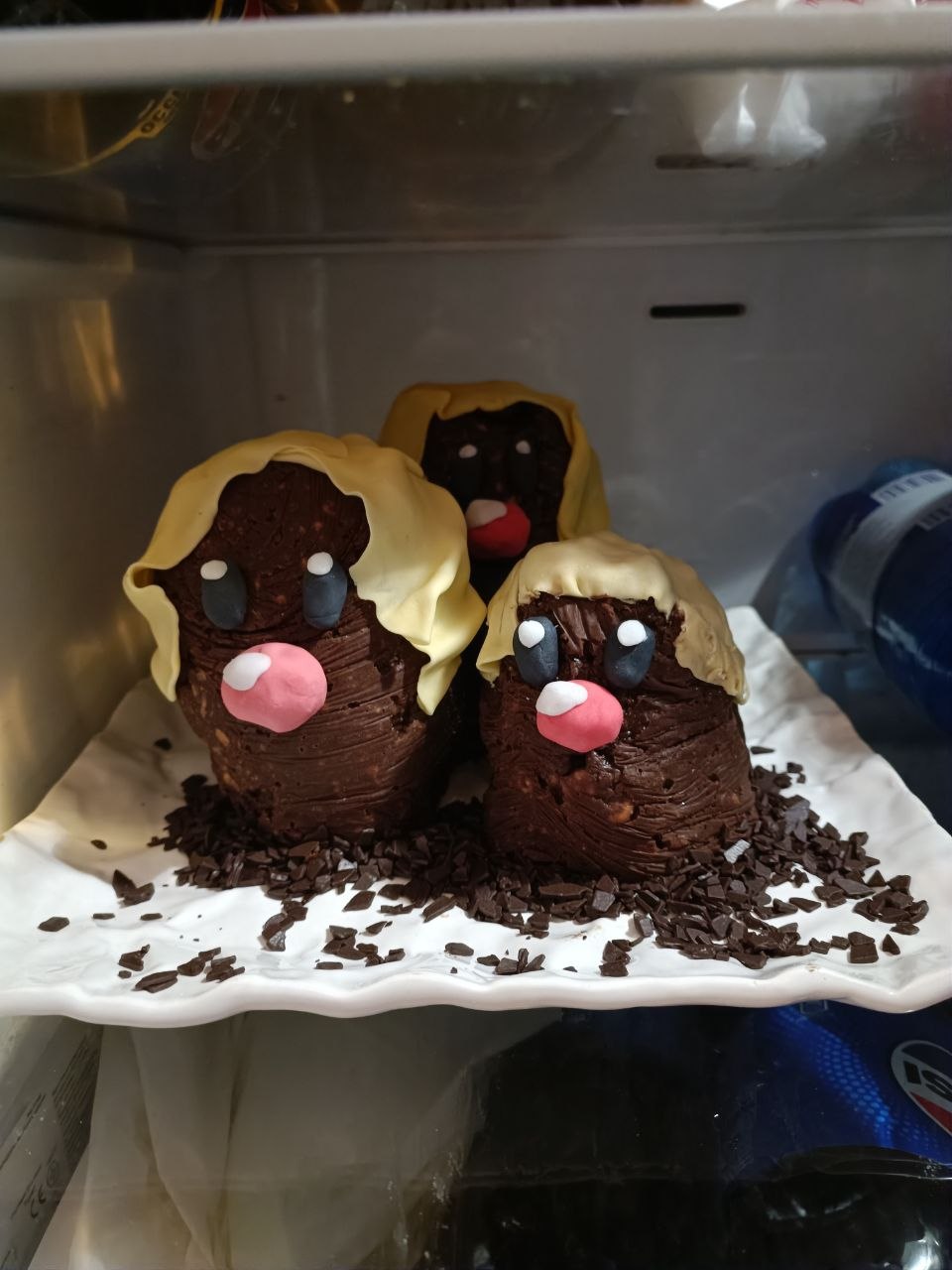 A cake I made based on the pokémon Dugtrio Alola